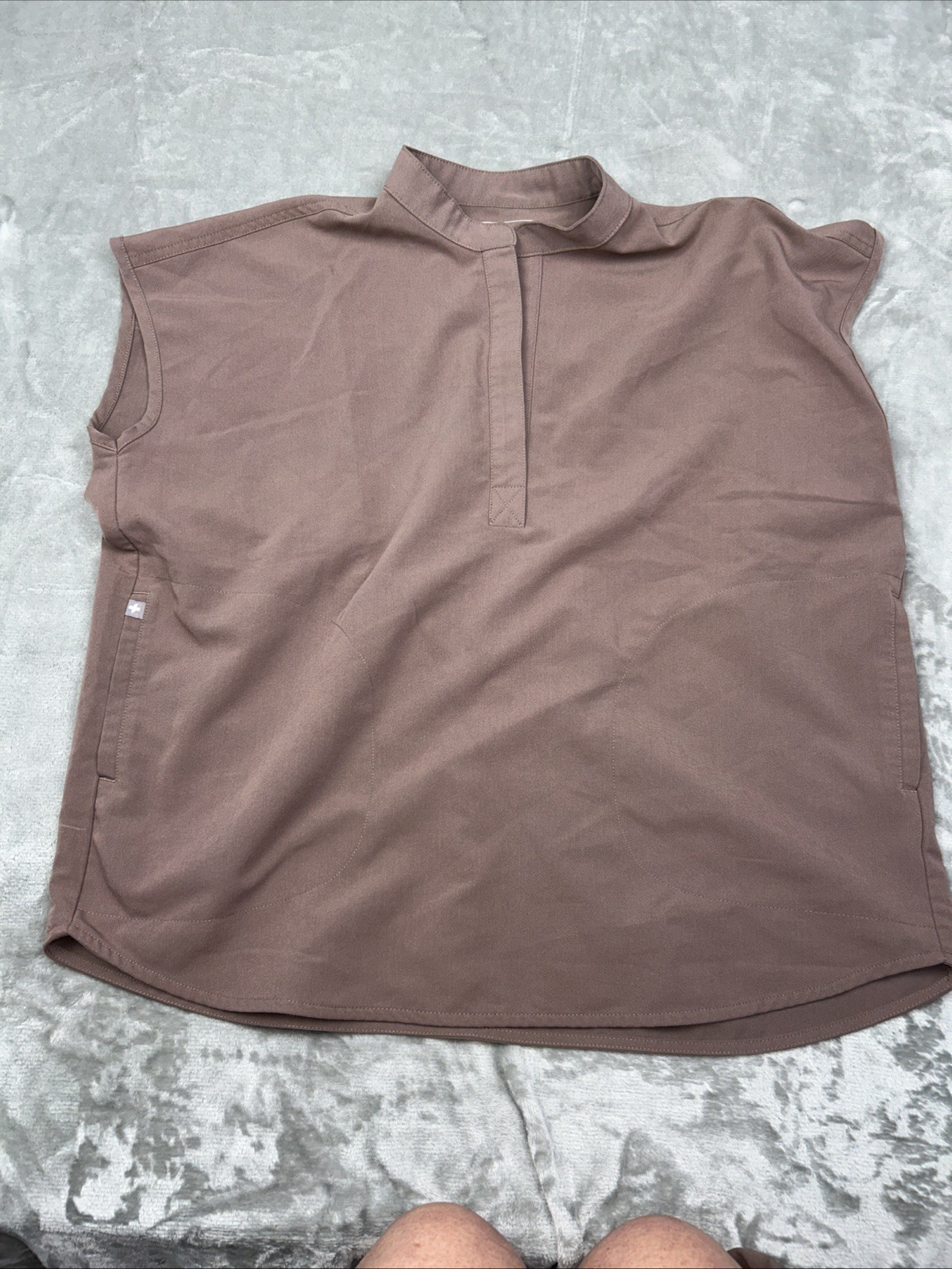 FIGS Technical Collection Medium brown Scrub Set … - image 3