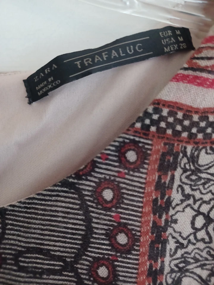 Vestido médio Zara preto paisley fino M longo sl. Boho hippie caprichoso falha étnica - Imagem 2 de 4