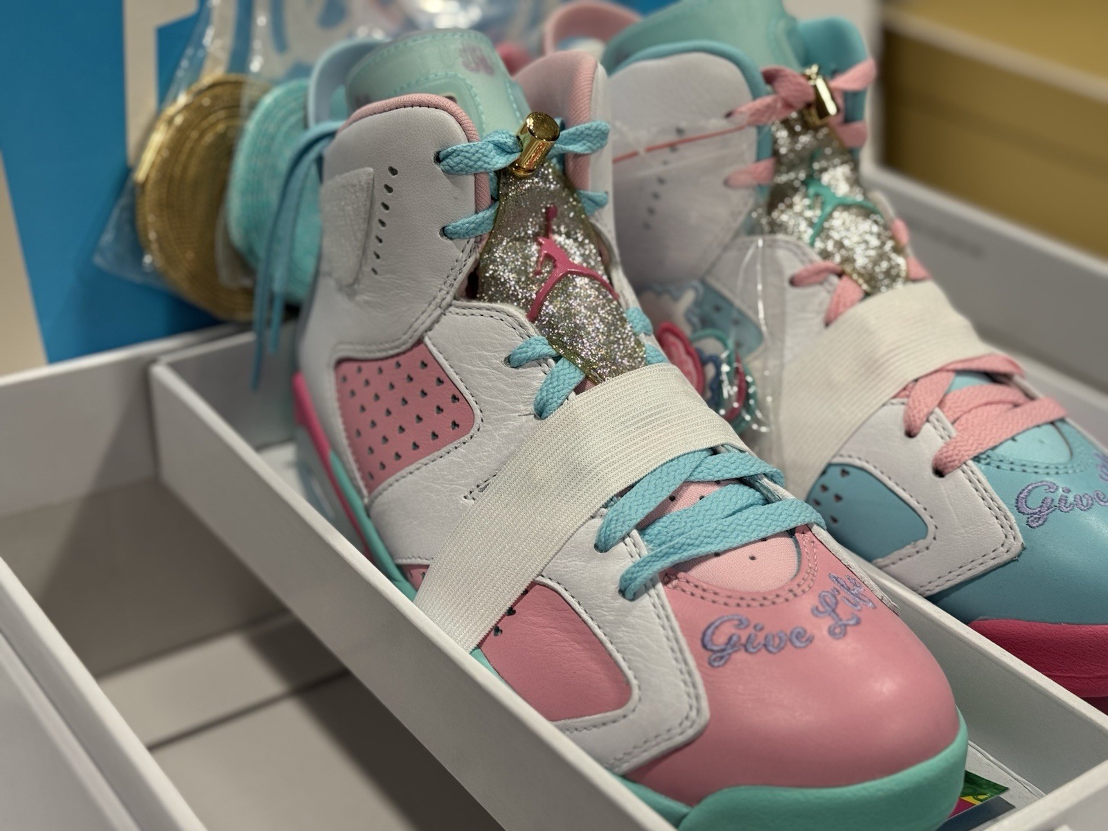 Air Jordan 6 Retro DB20 Doernbecher Women’s 9 DS OG Box & Accessories IB6059-920