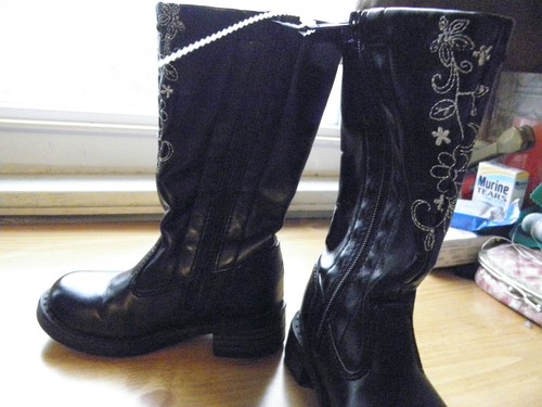 Carters Infant Baby Toddler Girl Black BOOTS ~Flower Embroidery Design~ Size 5 - Picture 6 of 7