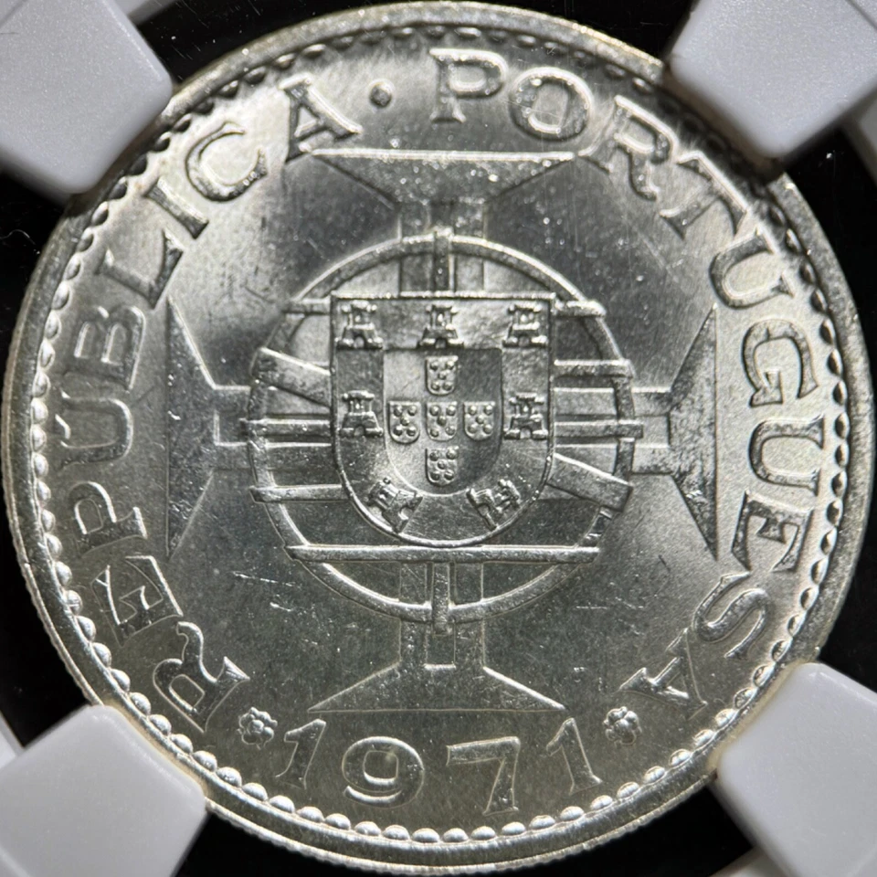 MACAU. 1971, 5 Patacas, Silver - NGC MS64 - Portuguese Shield, Crowned Globe - Image 3 of 4