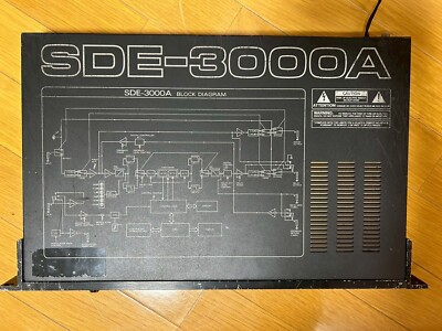 Roland SDE-3000A Echo Effect Processor Rack Digital Delay  Very Good FS