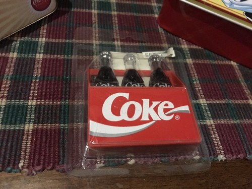 3 latas publicitarias de colección de Coca Cola con imán de refrigerador Coca-Cola - Imagen 6 de 12