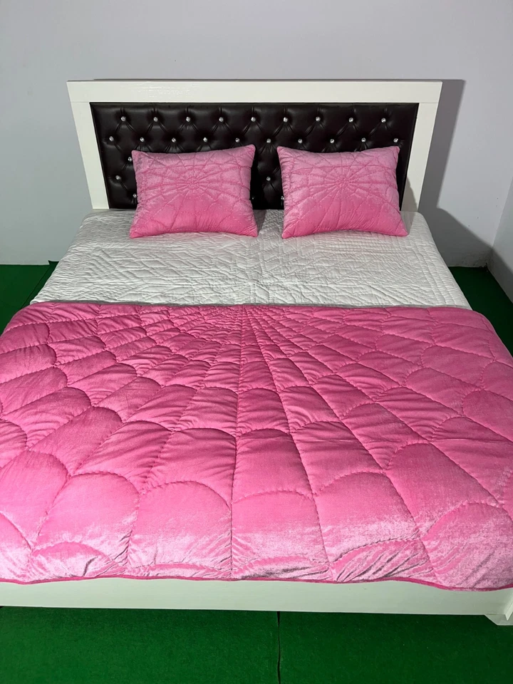 Pink Velvet Handmade Warm Comforter Handmade, Lightweight, Solid Print Quilt Set - Image 2 of 4