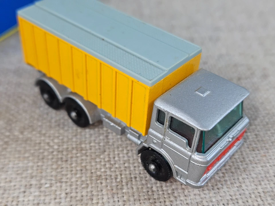 Matchbox Series No 47 D.A.F. Daf Tipper Container Truck with Original Box - Image 4 of 4