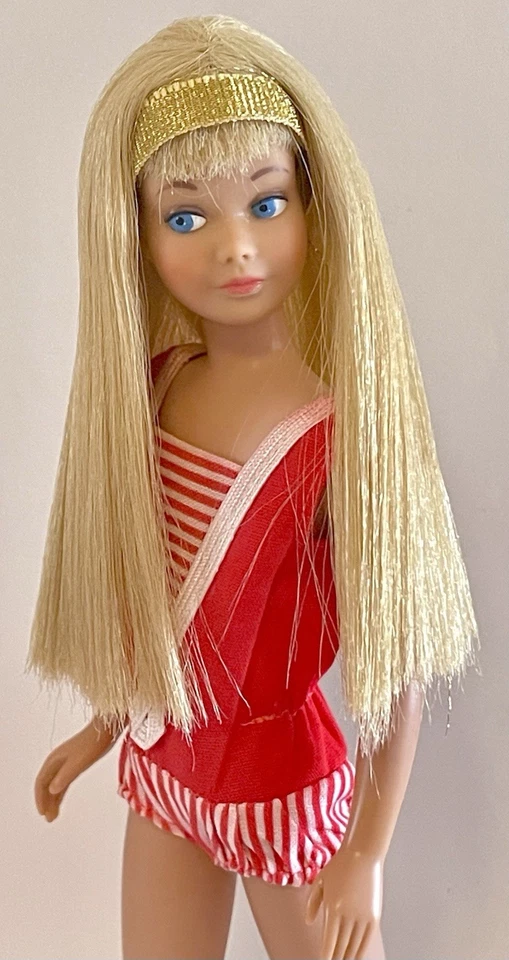 VINTAGE BARBIE TEST MARKET SAMPLE BLONDE SKIPPER DOLL IN ORIGINAL BOX, STAND + - Image 4 of 4