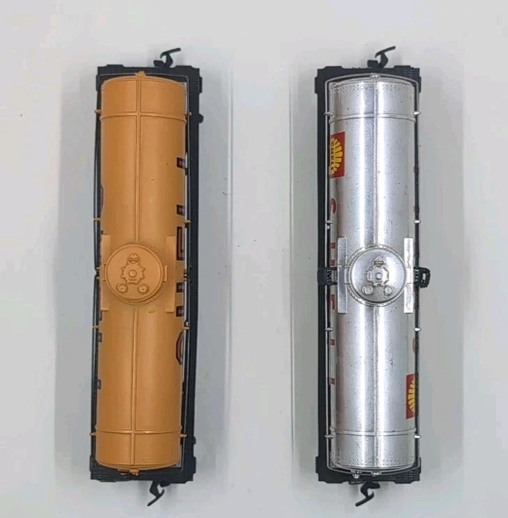 Tyco HO Scale Shell Oil Single Dome Tanker Car Lot Chrome + Yellow Hong Kong (2) - Image 2 of 4