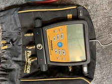 Fieldpiece SM380V 3-port SMAN Refrigerant Manifold With Micron Gauge