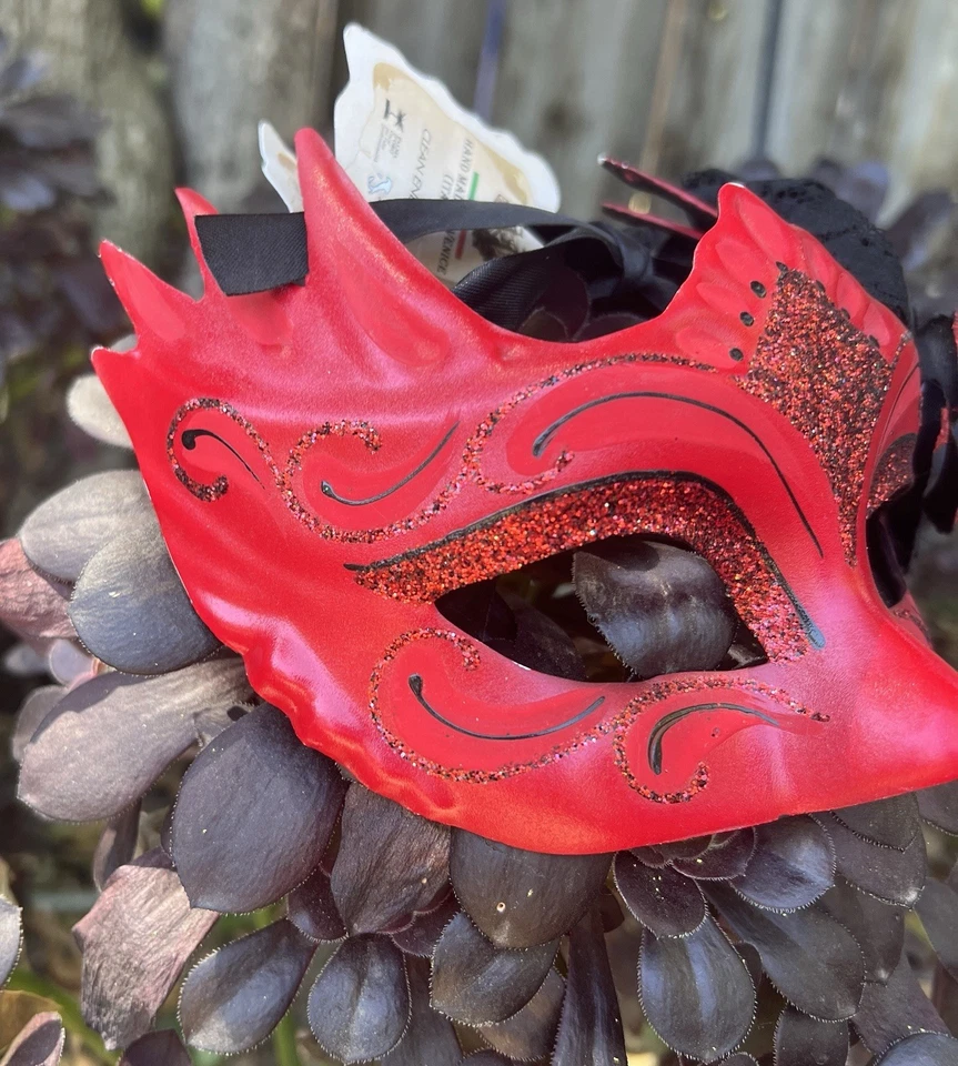 La Maschera del Galeone Rojo Negro Brillo Flor Máscara Encaje Hecho a Mano Italia Pier 1 Foto 2 de 4