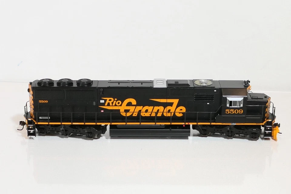 Walthers 920-40605 HO Locomotive DC Southern Pacific 6323/8223 F7A/F7B Proto 2k - Image 2 of 4