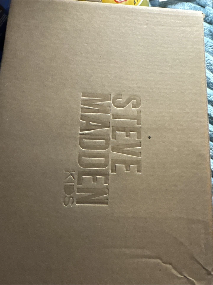 Zapatilla deportiva Steve Madden para niños Máxima adornada en talla P 13 niños - NUEVA EN CAJA Foto 2 de 4