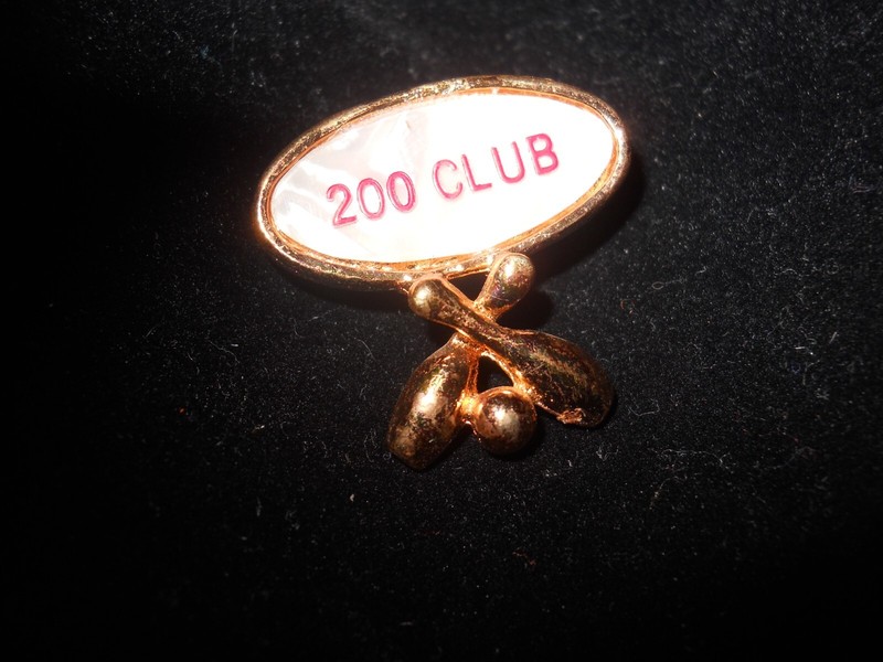 Vintage  Bowling Pin ~ Pearlized Oval @ 2 gold pins and ball  ~~  200  Club