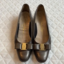 Vintage Salvatore Ferragamo Women s Vara Paten Leather Pumps Brown Sz 9.5 As Is