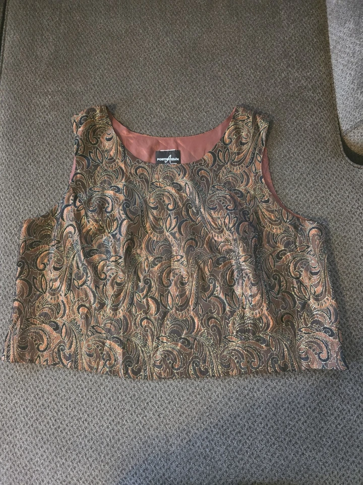 Blusa Positive Attitude 24 Feminina Plus Sem Nivelamento Marrom Paisley Minimalista - Imagem 3 de 4