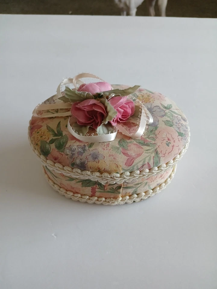 Caja de baratijas vintage 1989 Mann floral arco ovalado decoración rosa regalo coleccionable Foto 3 de 4