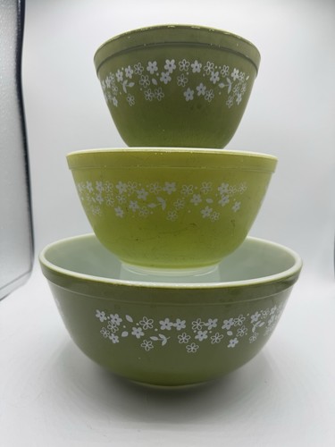 Pyrex Spring Blossom Set of 3 Nesting Mixing Bowls 401 402 403 Crazy Daisy - Image 1
