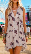 FREE PEOPLE Floral Keyhole Neckline Shabby Chic Boho FESTIVAL Rayon Mini Dress M
