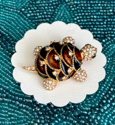 Vintage Ciner Signed Turtle Brooch Enamel Rhinestone Gold Tone Animal Figural