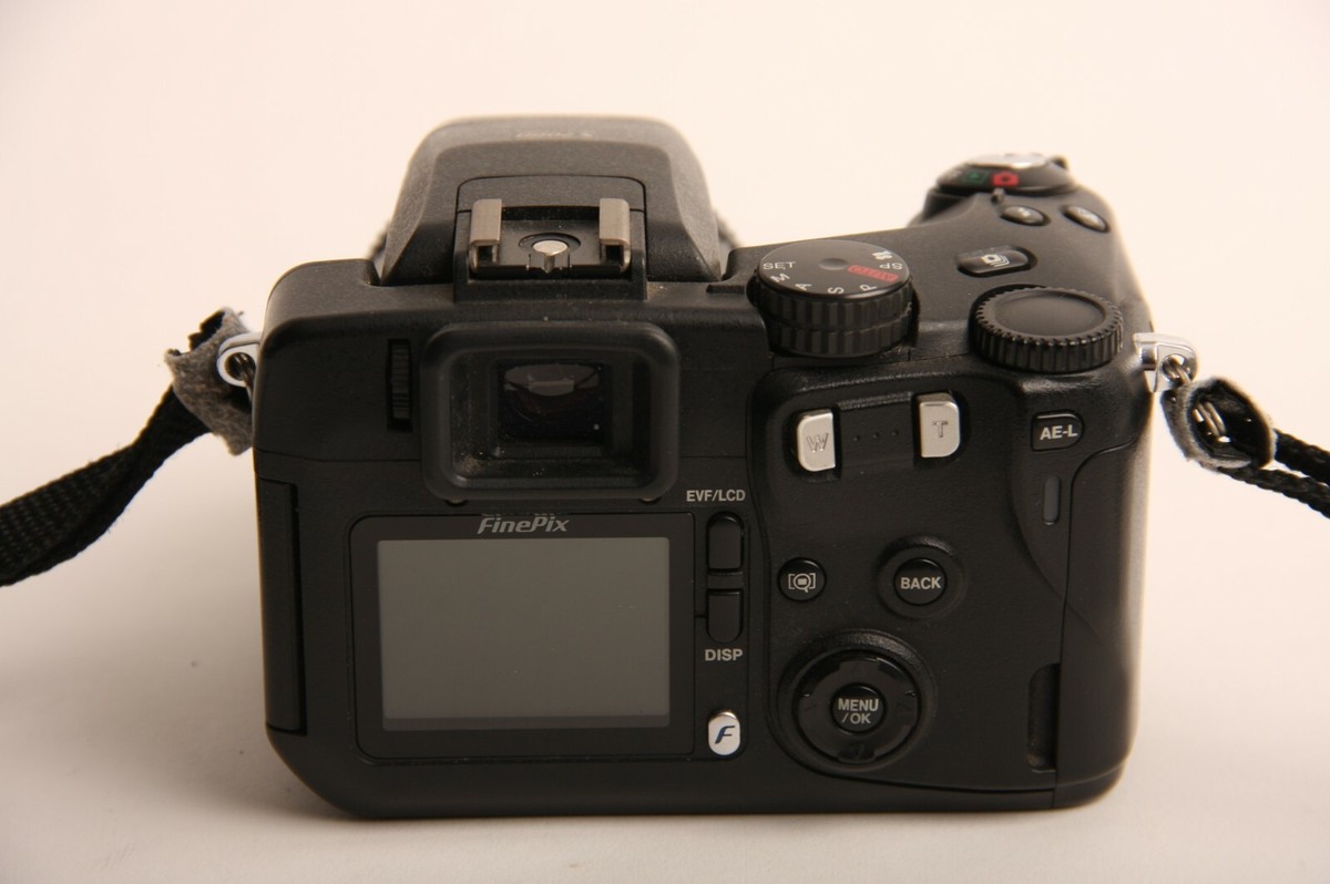 Fujifilm FinePix S7000 Digital Camera Point and Shoot AS-IS For