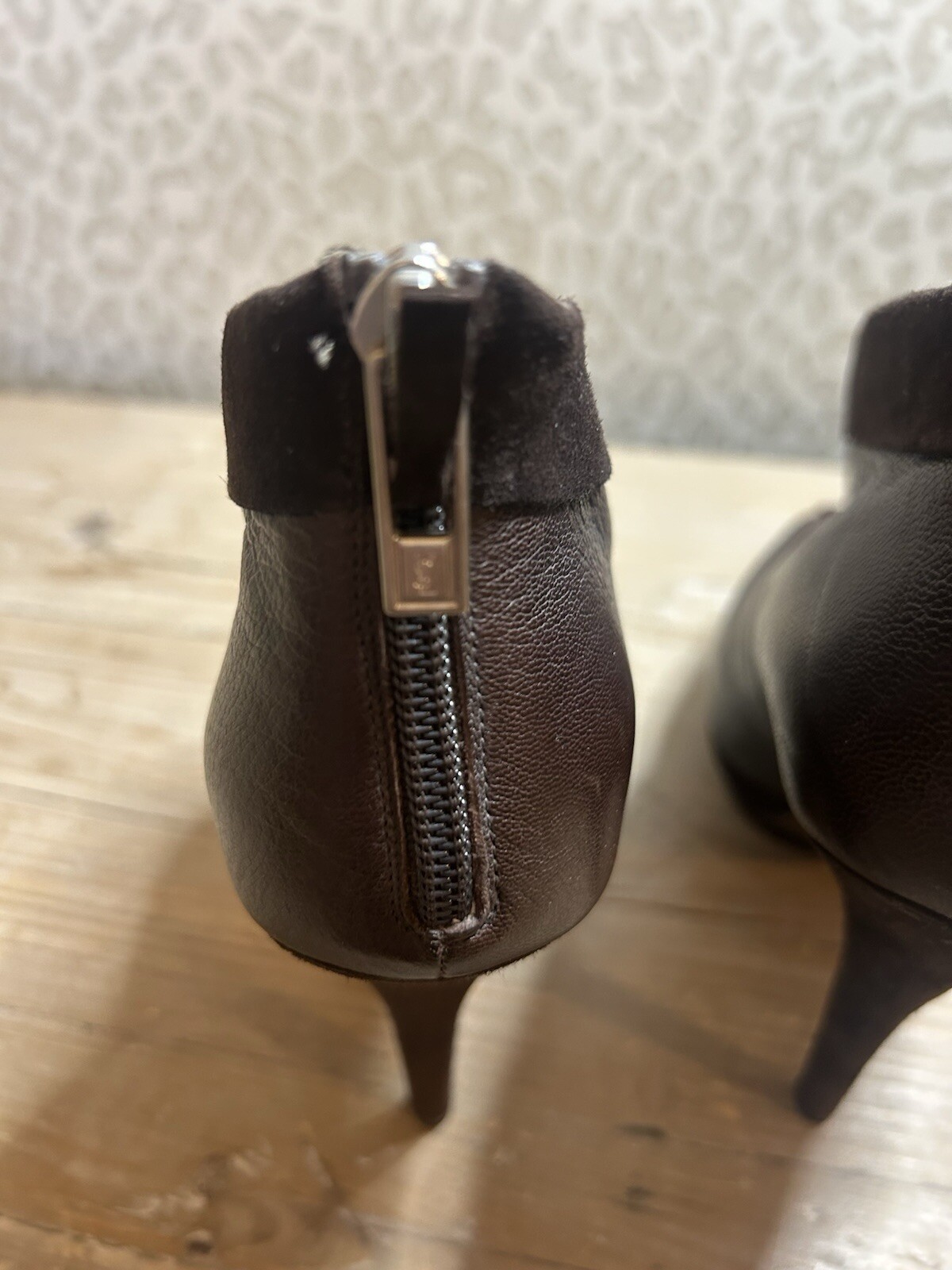 SAINT LAURENT Stivaletti Ysl