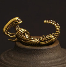 8g Vintage personality handmade pure brass special-shaped key chain pendant