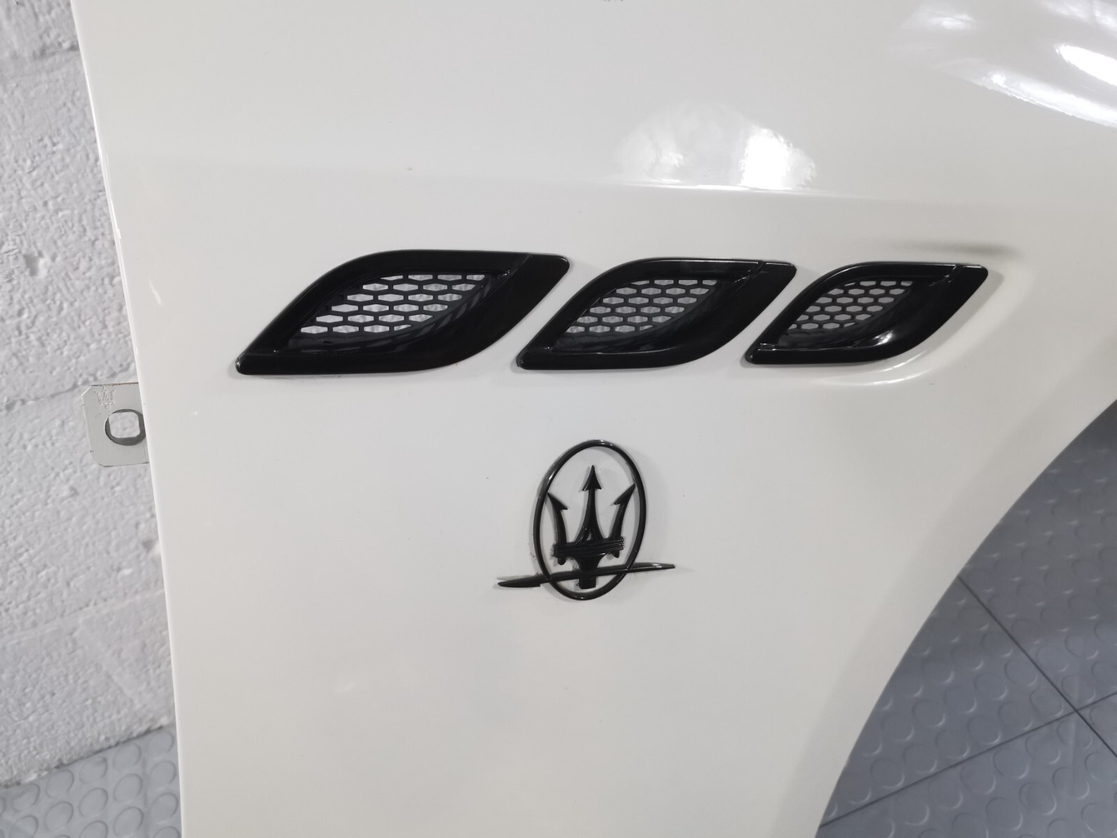 14-19 MASERATI QUATTROPORTE S Q4 FRONT RIGHT PASSENGER FENDER WING WHITE