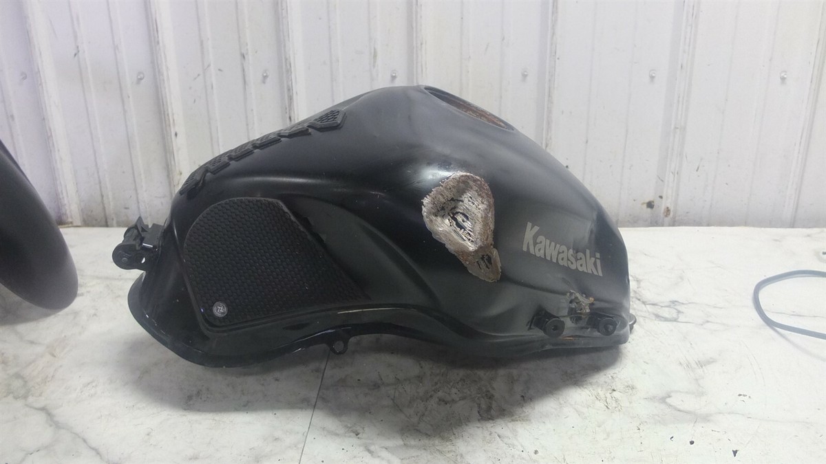 11 Kawasaki ZX 10 1000 ZX10 ZX1000 Ninja Gas Fuel Petrol Tank | eBay