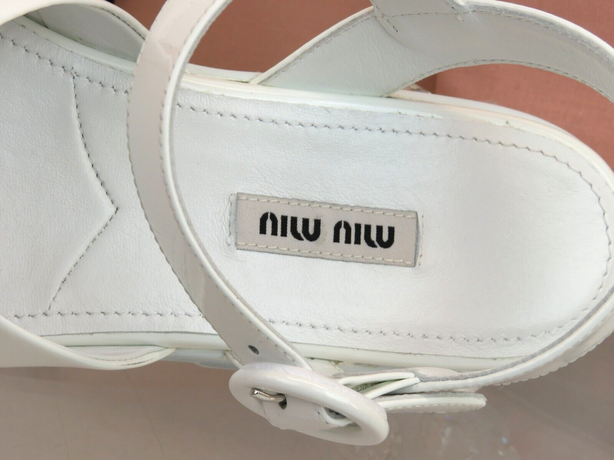 【送関込】MiuMiu☆ミュウミュウ patent leather sandals Miu Miu Patent leather sandals for Women - Blue in UAE
