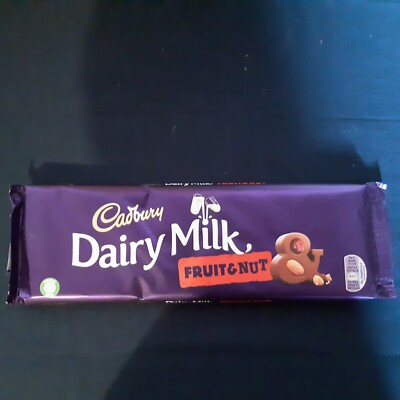 Cadbury Dairy Milk Chocolate Fruit & Nut 300g NEU VERSAND WELTWEIT