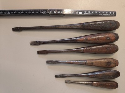 Set of 6 Vintage perfect Handle Screwdrivers Different Ranges