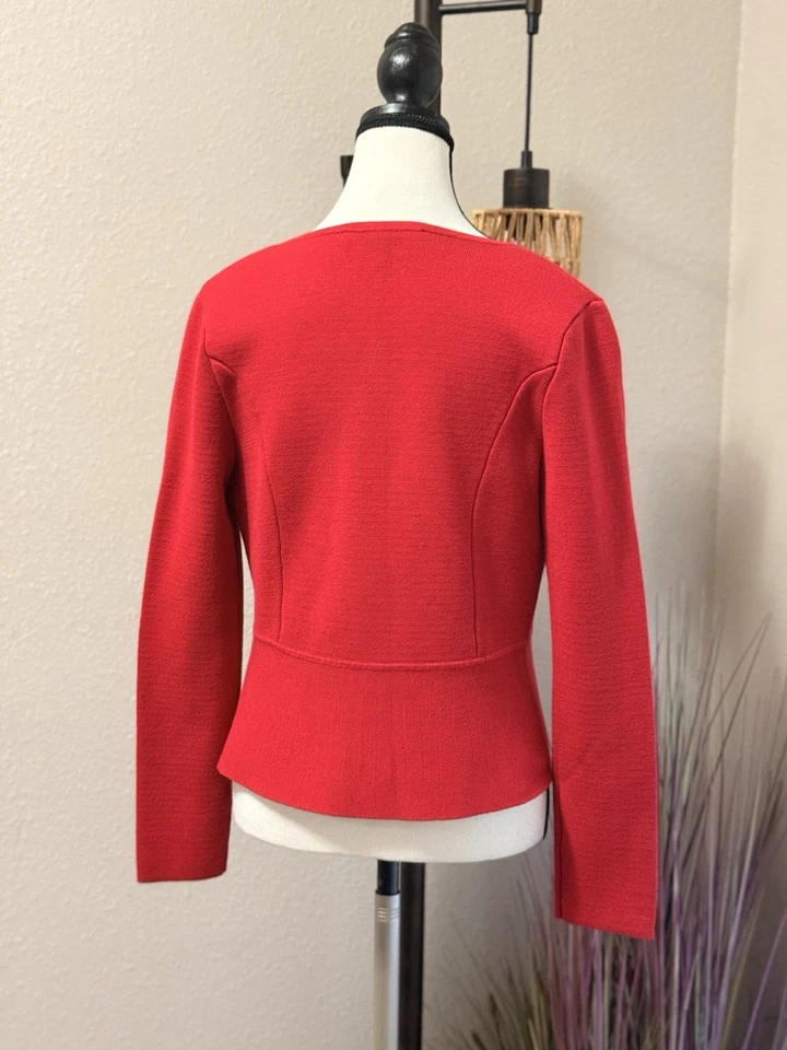 Cárdigan suéter rojo pequeño WHBM usado en excelente estado Foto 3 de 4