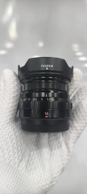 Fujifilm XF 16mm f2.8 R WR Lens with Front & Back Caps & Lens Hood- 95% New