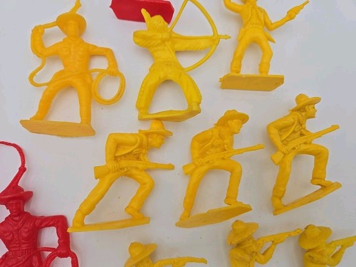 13 Vintage Tim Mee Toys Plastic Cowboys & Indians - Picture 3 of 7