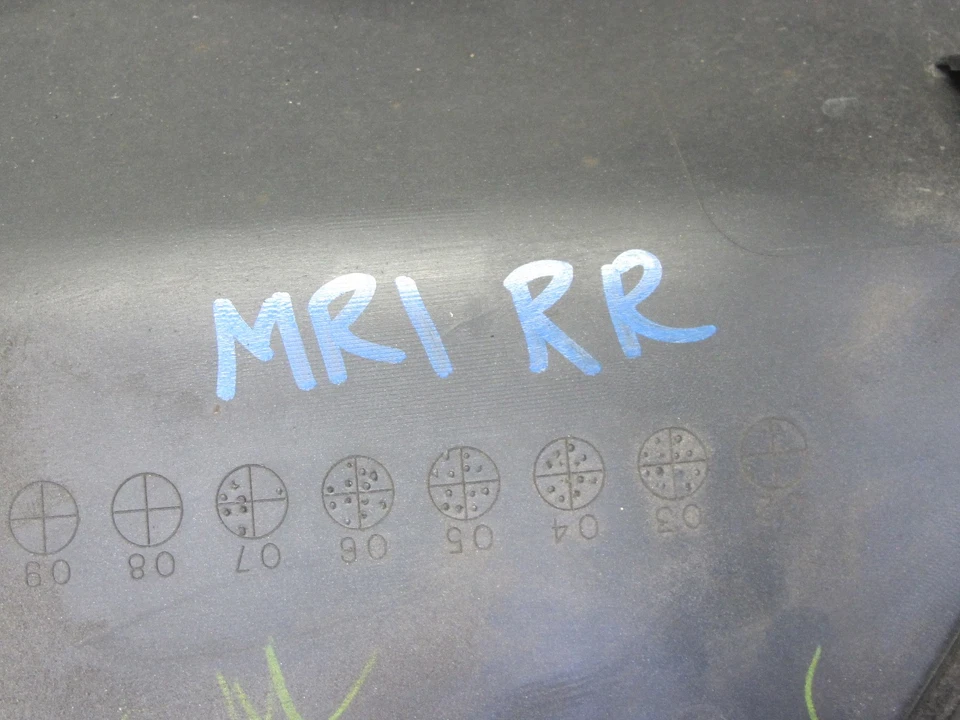 04-08 MAZDA RX8 JUEGO DE 2 FALDAS LATERALES IZQUIERDA Y DERECHA PANEL BASCULANTE MOLDEADO GRIS OEM Foto 2 de 4