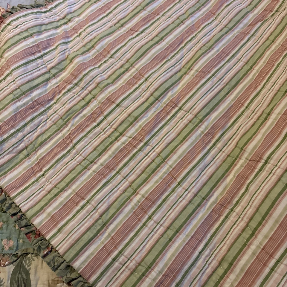 Edredón/Cobertor Algodón 90" Pradera Multicolor Floral - Patrones a Rayas con Volantes Foto 2 de 4