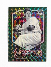 Robin Roberts ~ 2021 Panini Mosaic ~ Green Prizm #V6 Vintage