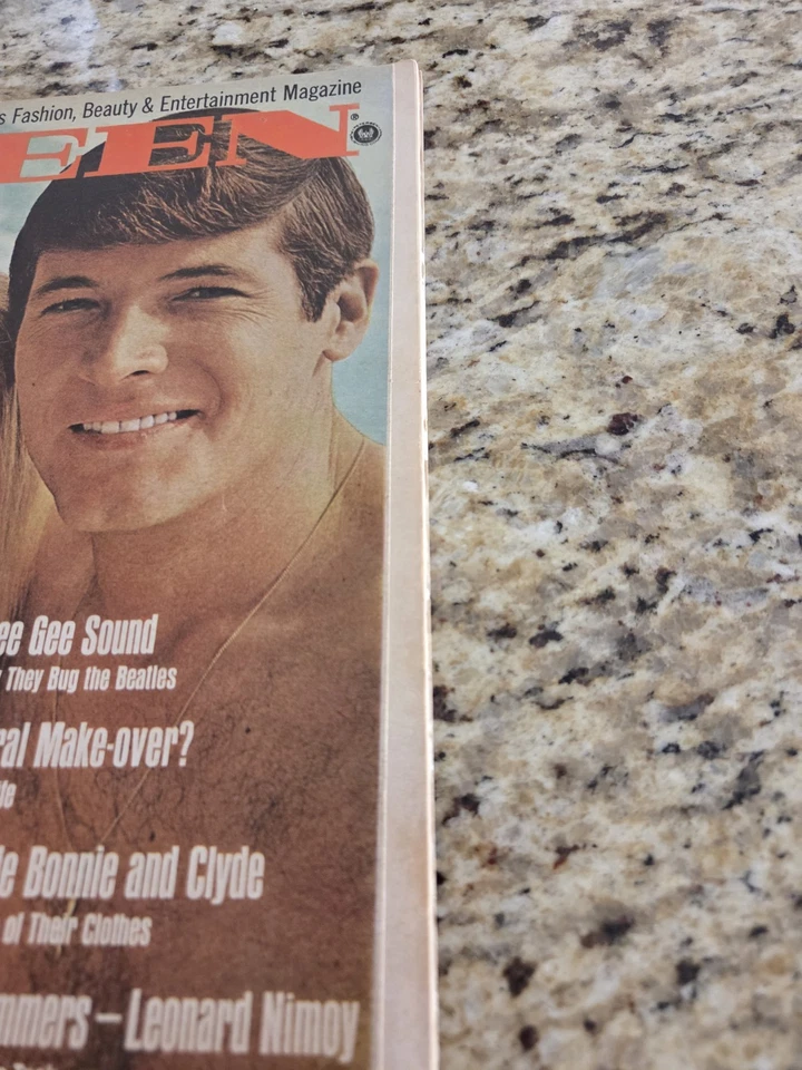 TEEN MAGAZINE MAY '68 Kathy Fuller & Yale Summers Star of NBC Daktari Foto 4 de 4