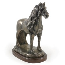 Friesenpferd II - Bronze-Pferde-Statuette auf Holz, Preis im Art-Dog-Wettbewerb