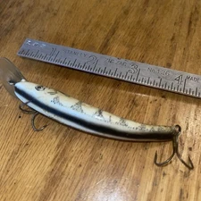 REEF RUNNER Fishing Lure 3.5” Length 1/4 Oz Weight White Glitter Black Spine