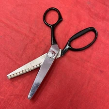 Zig Zag Pinking Scissors Serrated Chrome Metal Made in Japan Sewing Dressmaker