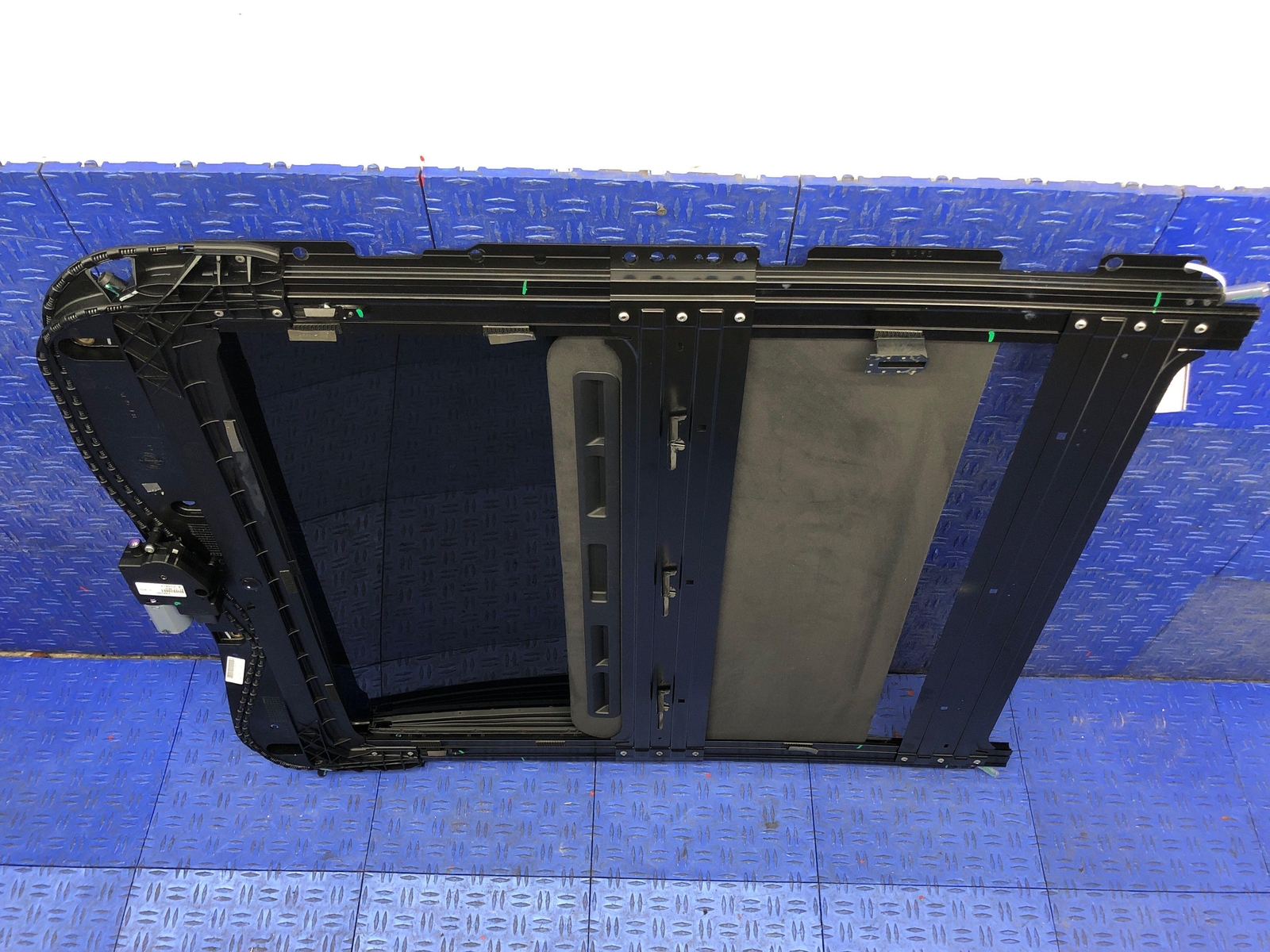 2014 - 2019 MASERATI GHIBLI SUNROOF GLASS WINDOW W/SUNSHADE TRACK 6700258510