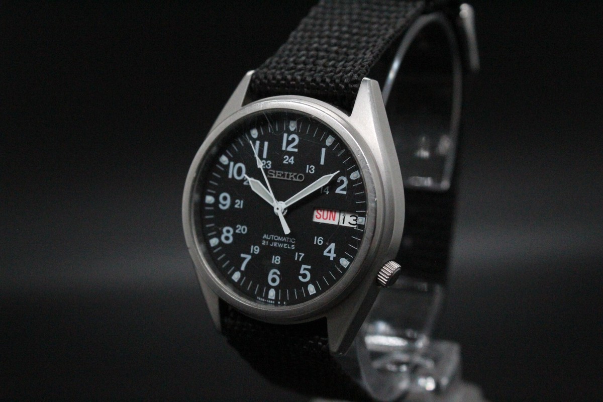 Seiko Automatic military 7S26-3060 w/ Black Dial & Black Nato Band