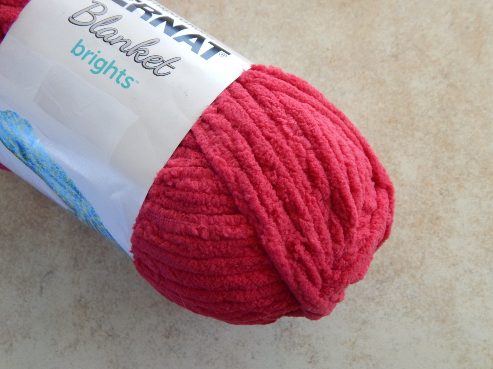 12 Bernat Yarn Blanket Brights Race Car Red Chunky Skein 5.3oz 150g