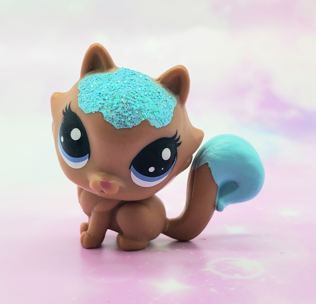 Littlest Pet Shop # 2-25 Chocobean Katt Brown Blue Glitter Cat
