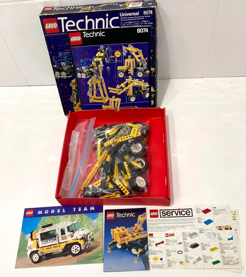 Lego Technic No. 8074 'Universal Set with Flex System ' (1991) with instructions - Image 3 of 4