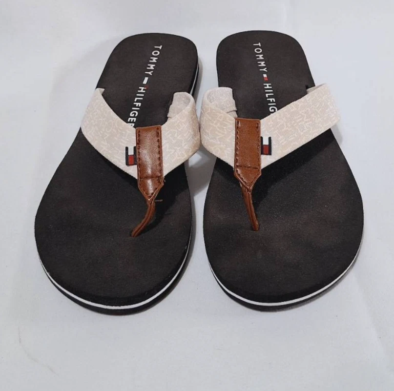 Tommy Hilfiger Dark Brown Leather Flip-Flop Sandals NWOT 9 M Tommy Hilfiger Women main image 3
