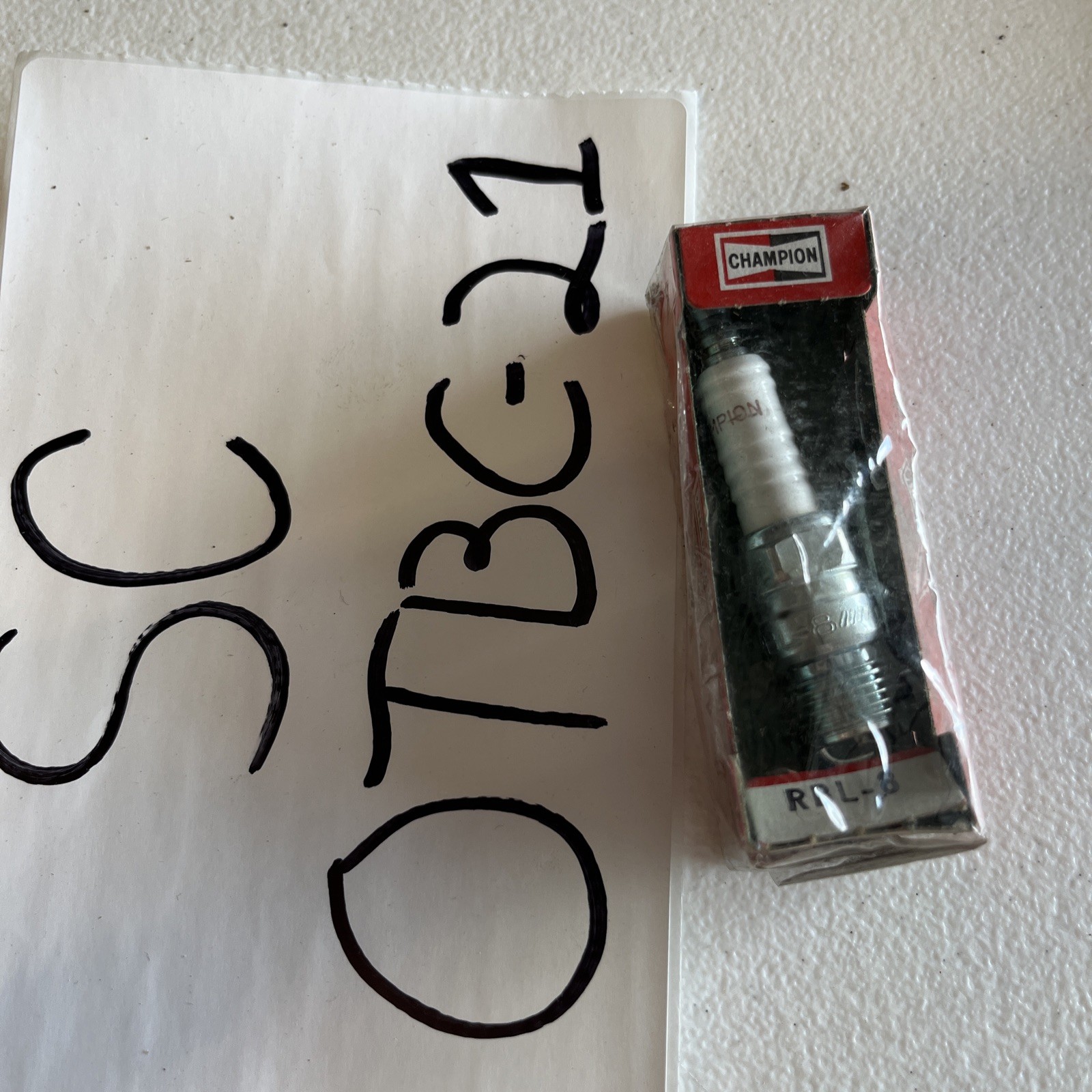 Champion RBL8 Spark Plug