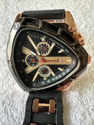 Men s Black And Gold Color Triangle Shape Watch Quartz 2 Piece Rubber Strap