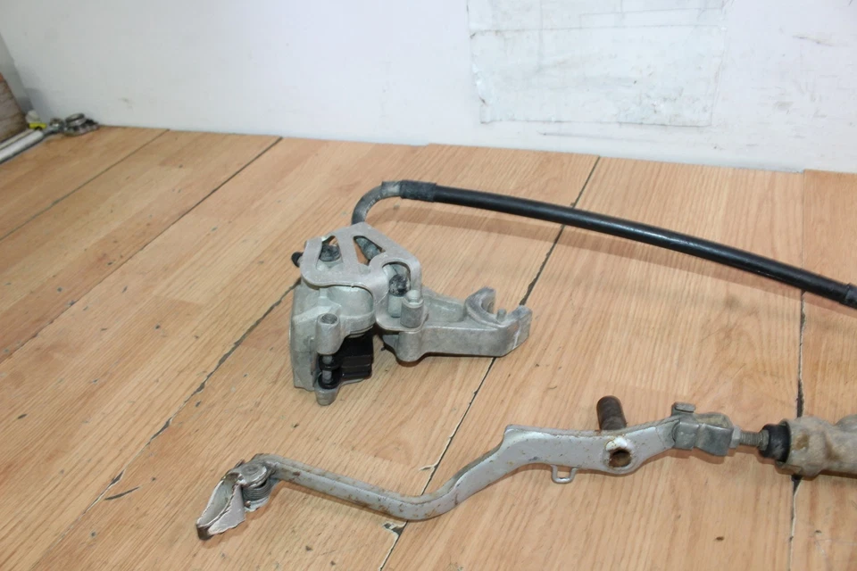 Pinza de freno trasera/cilindro maestro Honda XR250R 2003 Foto 3 de 4