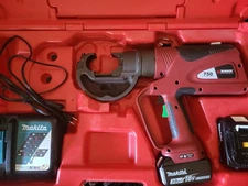 Burndy PAT750-LI Hydraulic Crimper Patriot Crimping Tool W/ 2 Batteries